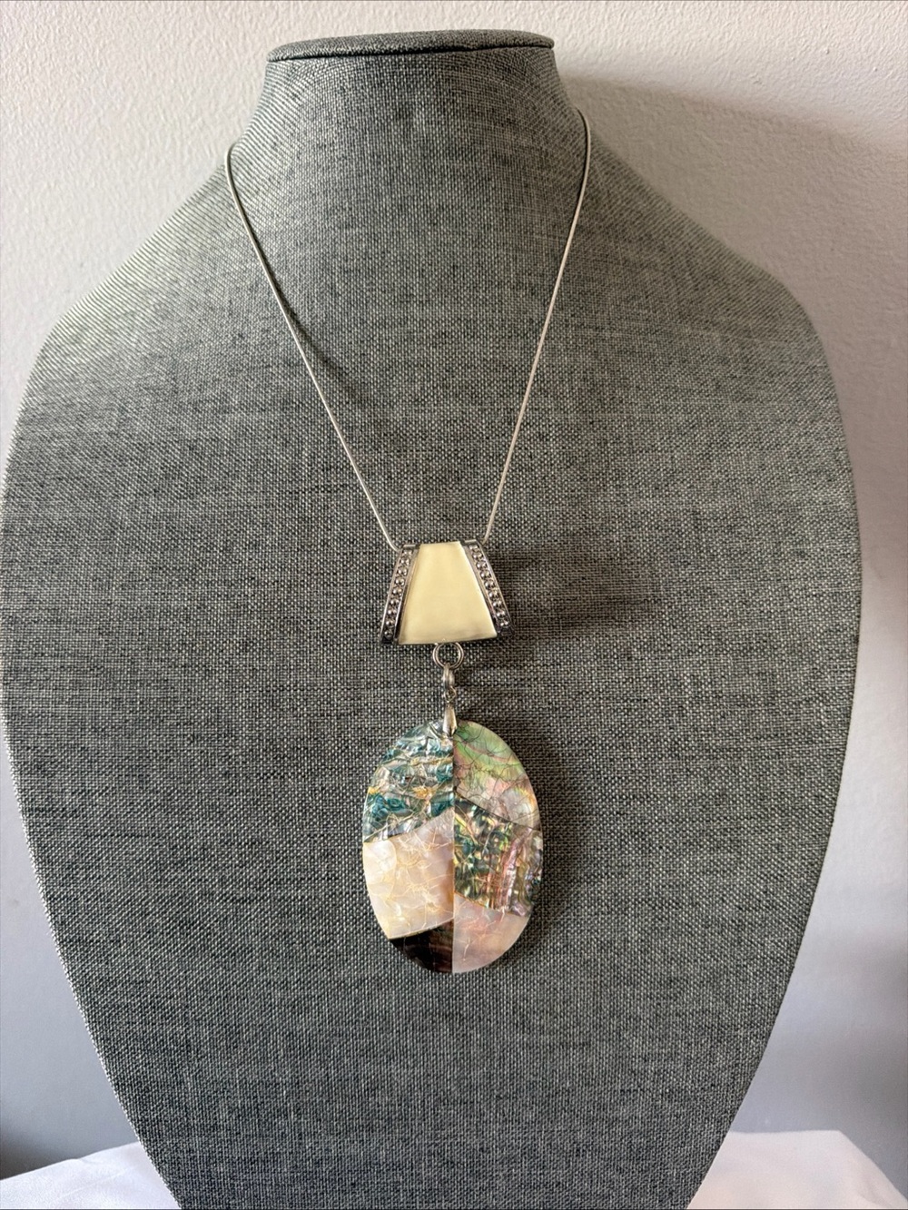 Iridescent Mother-of-Pearl Statement Pendant Necklace - Silver Tone
